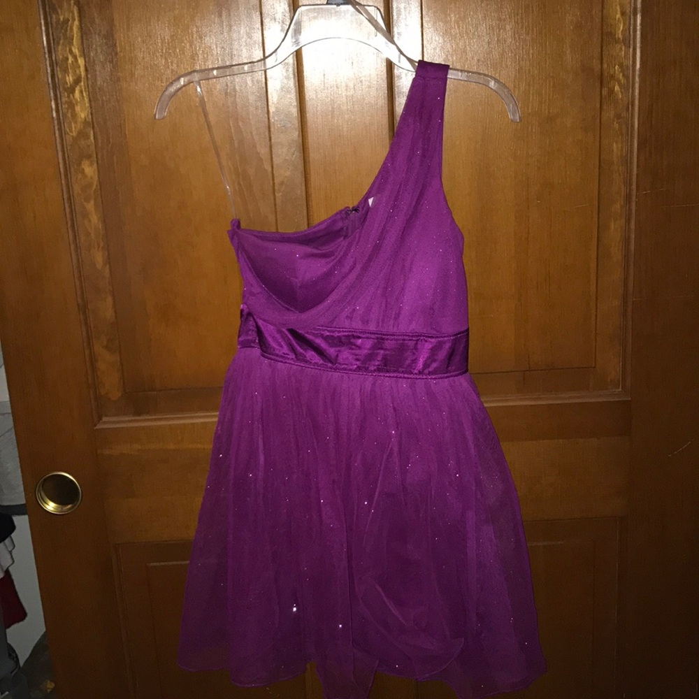 One shoulder magenta dress